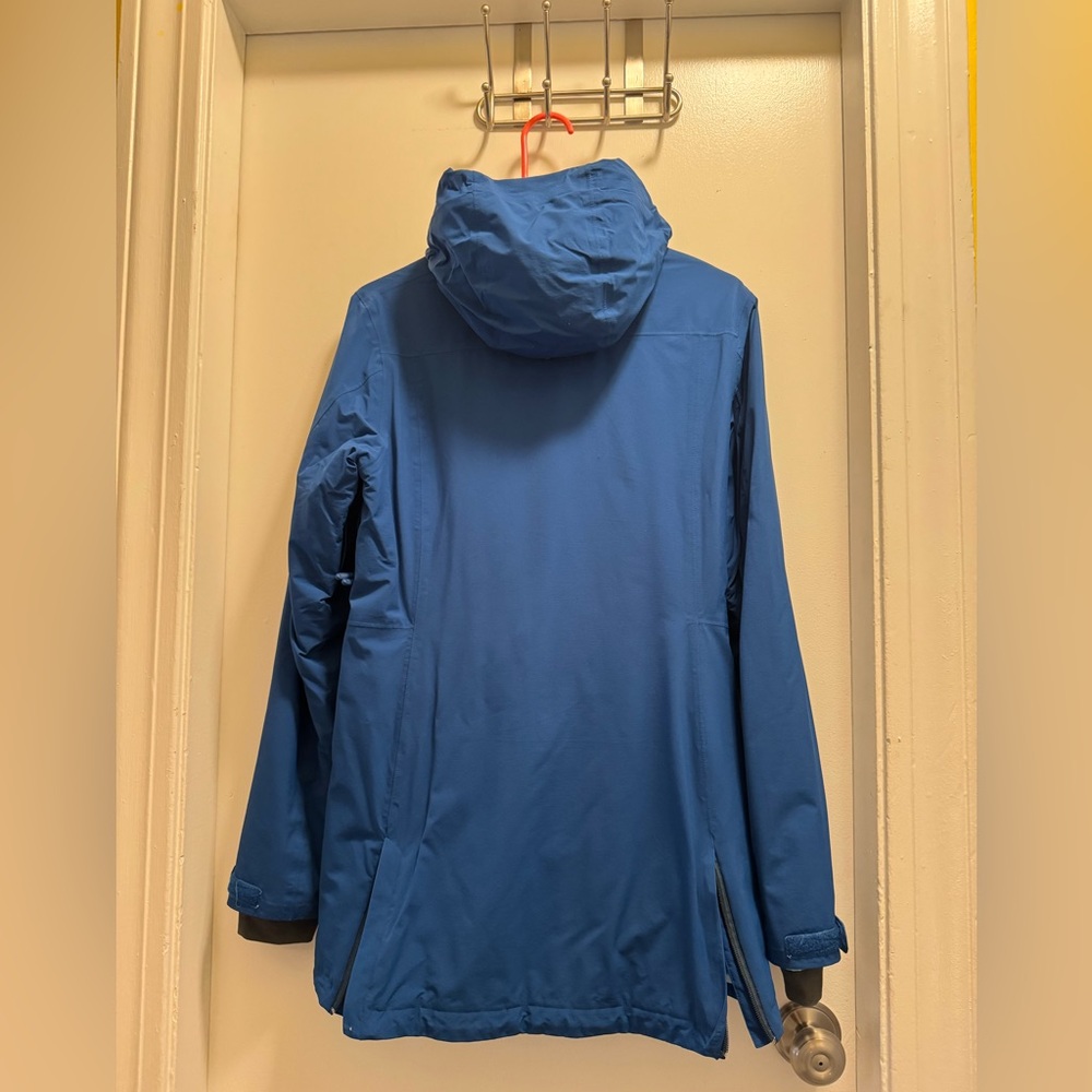 LL Bean Waterproof Primaloft Packaway Jacket, dark marine blue, size small - Picture 4 of 6